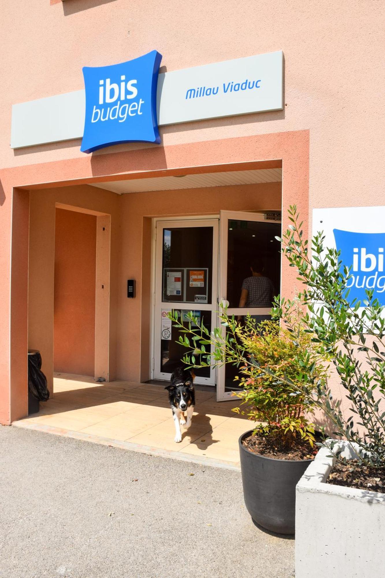 Ibis Budget Millau Viaduc Ngoại thất bức ảnh